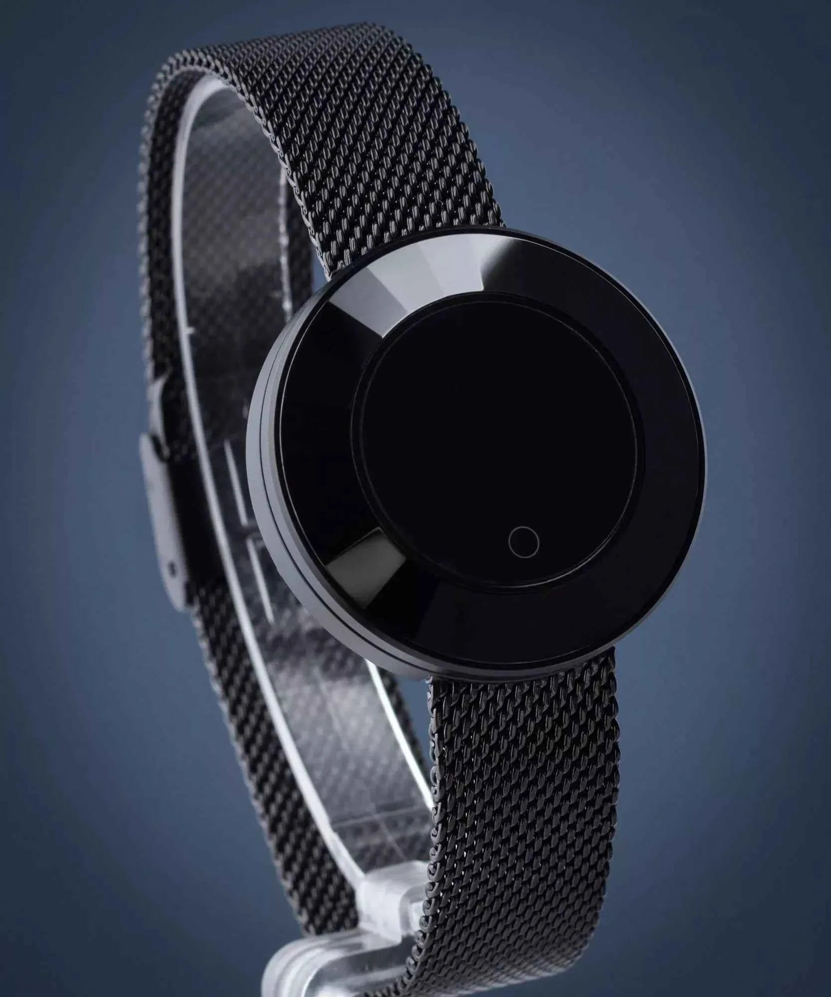 Ladies Smart Watch with Mesh Strap – Stylish Digital Wristwatch